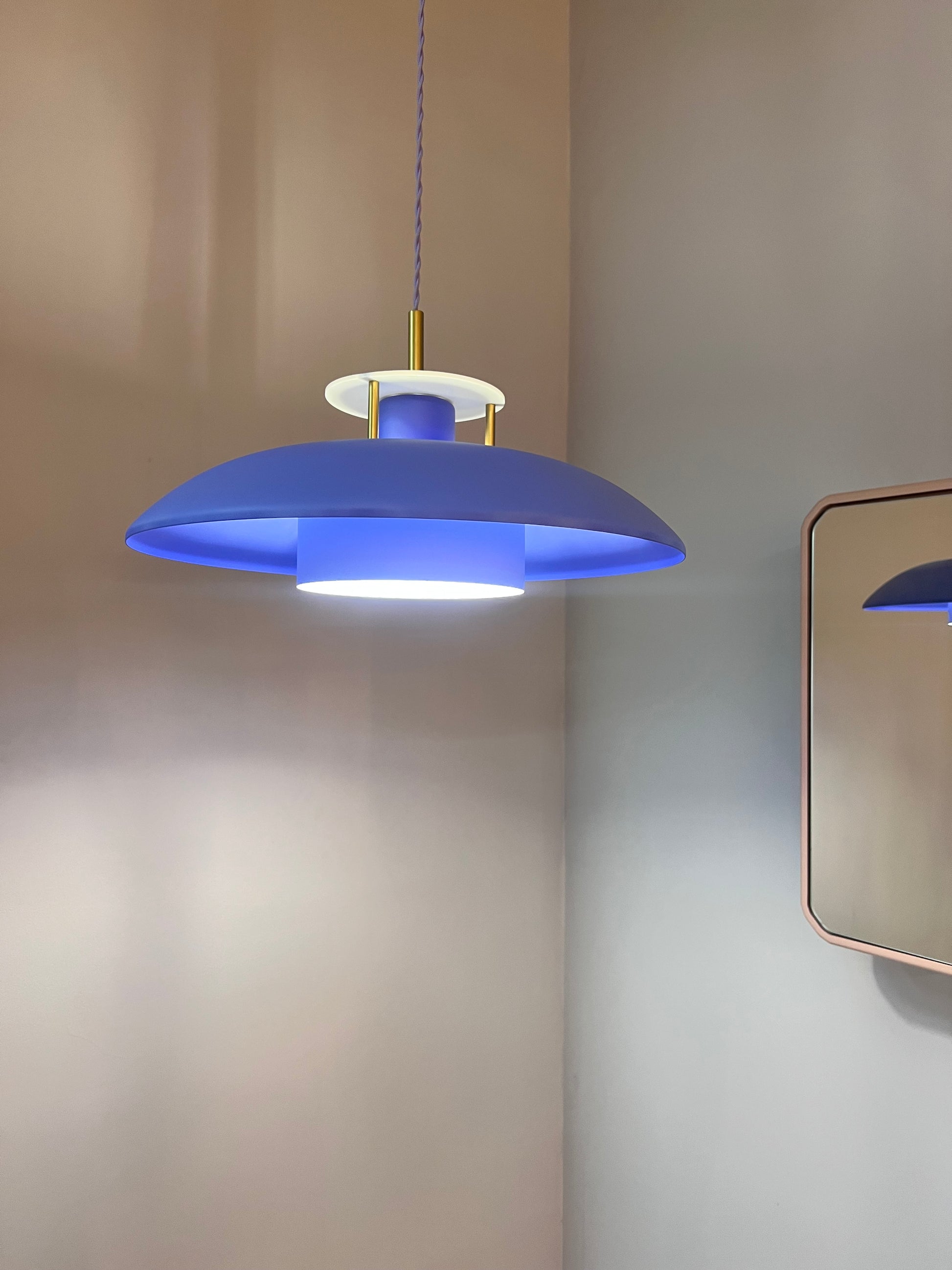 Lamellenlampe neu lackiert blau