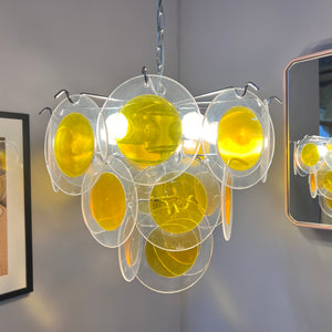 Kronleuchter gelb silber mit Plexiglas-Scheiben