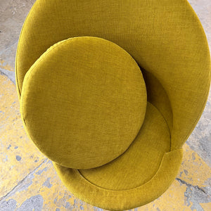 „Cone Chair“ gelb von Verner Panton neu bezogen