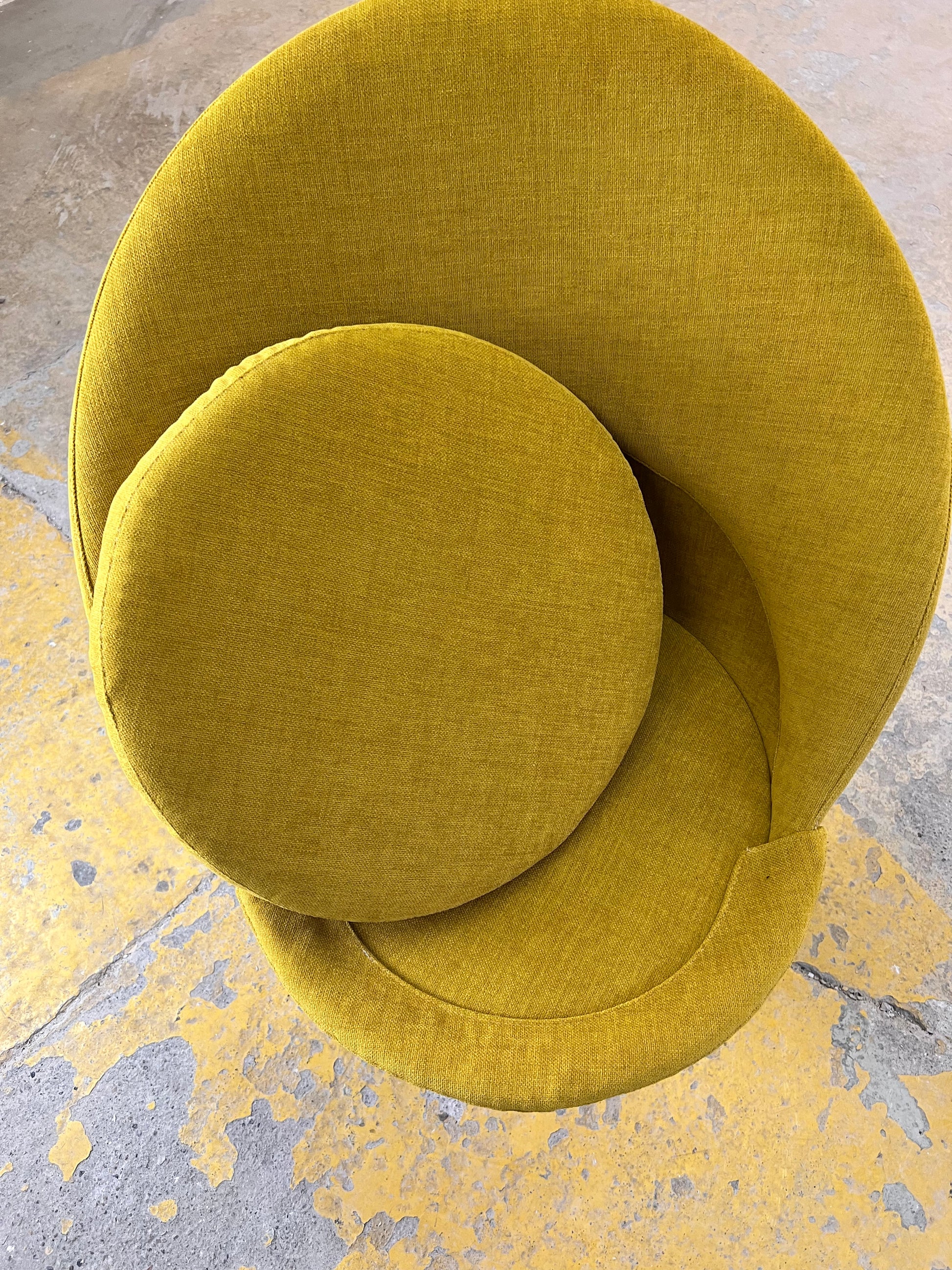 „Cone Chair“ gelb von Verner Panton neu bezogen