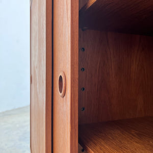 Schrank Teak mit Schiebetüren aus Dänemark