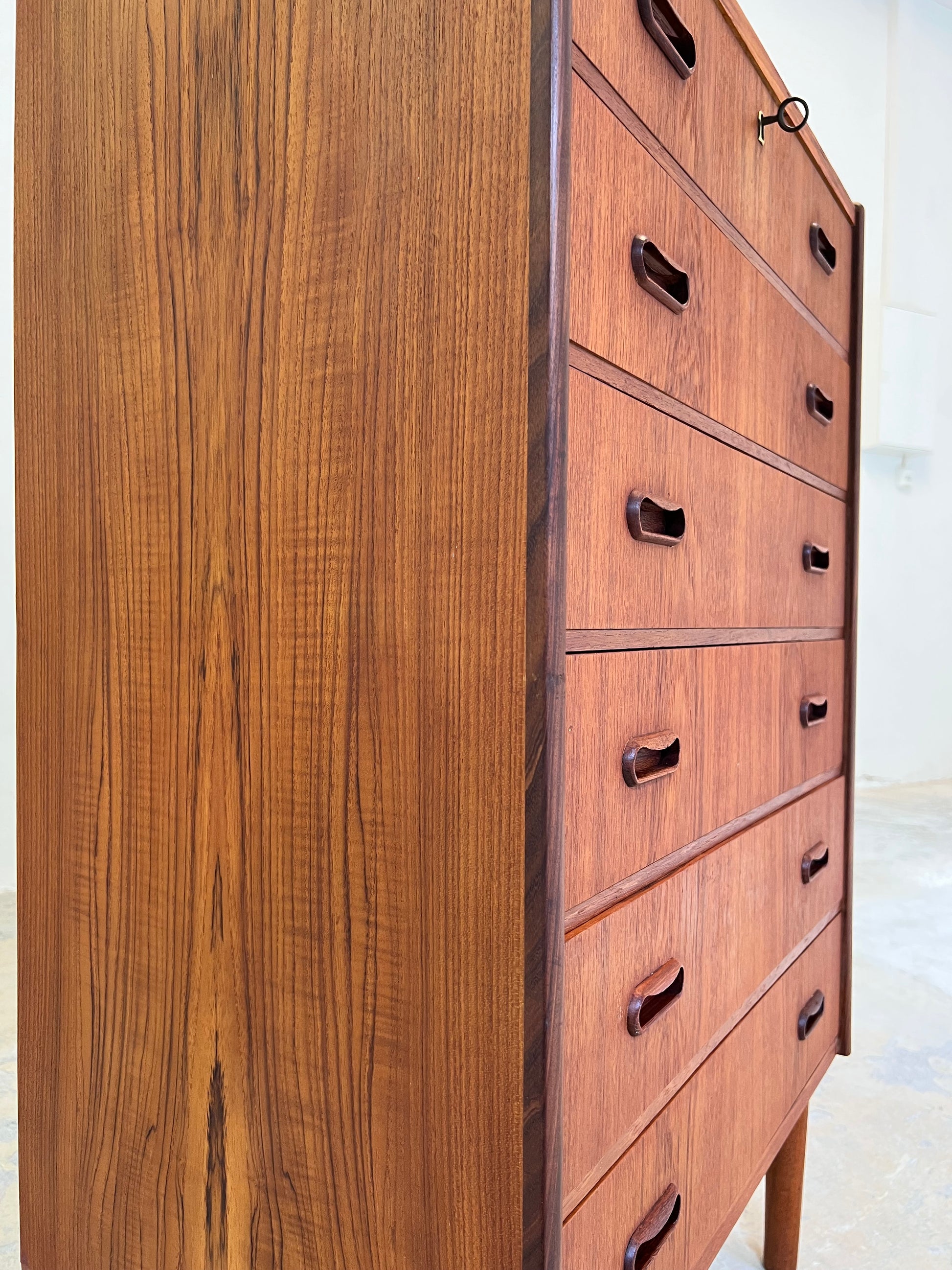 Kommode Teak mit Schloss aus Dänemark