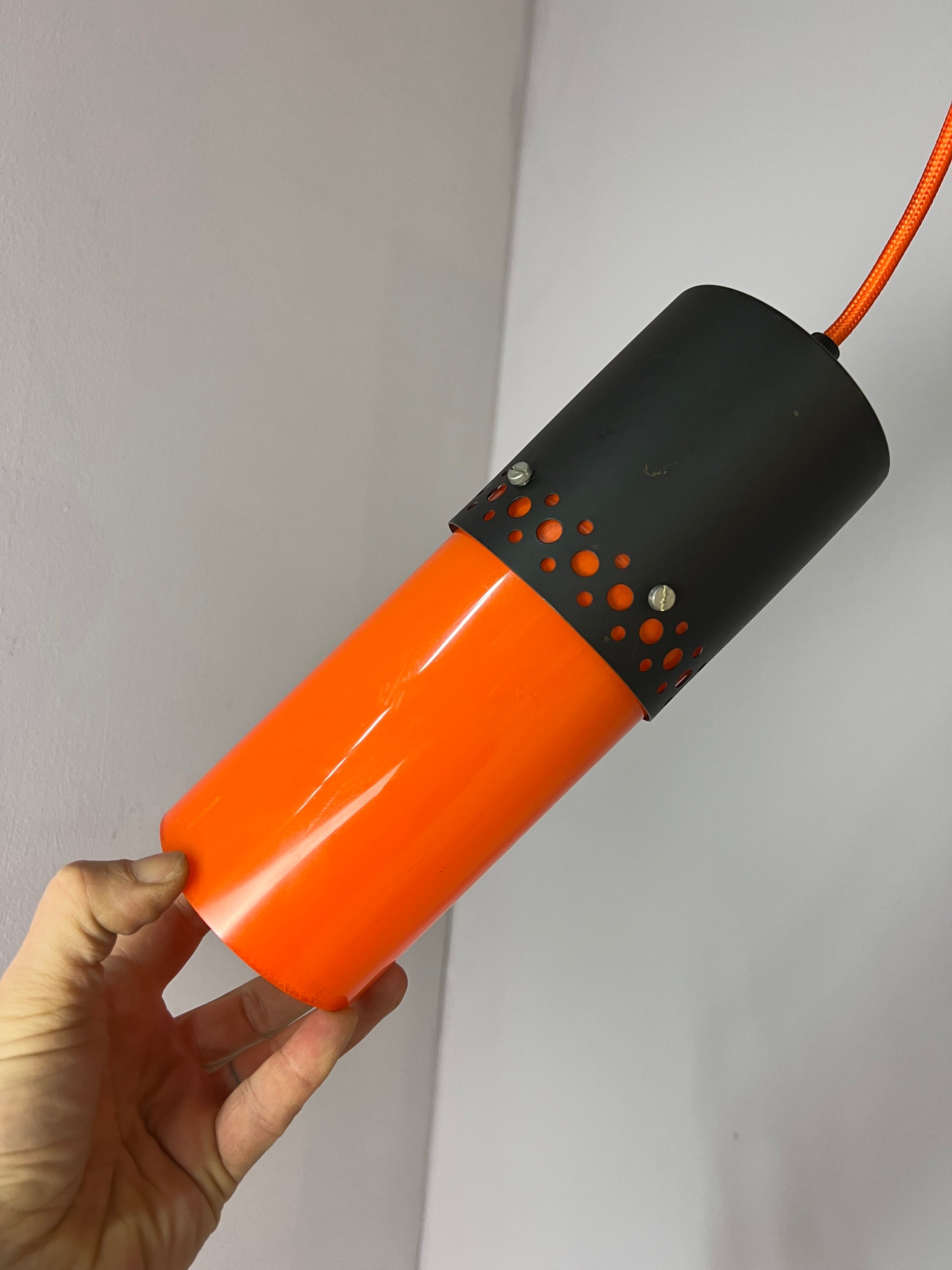 Hängelampe orange schwarz Kunststoff Metall