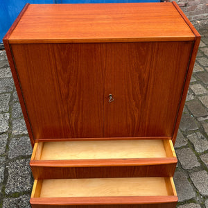 Kommodenschrank Teak mit Schloss aus Dänemark