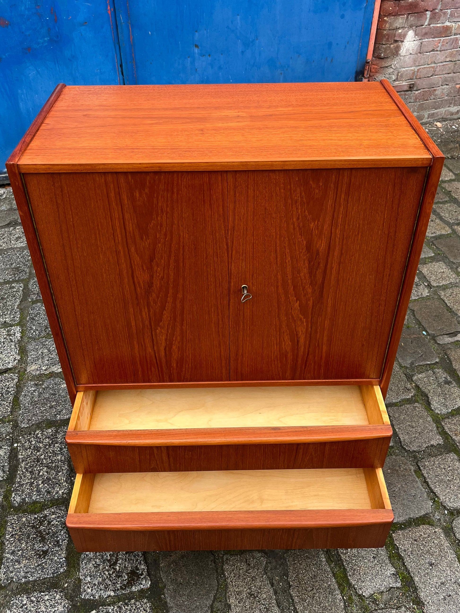 Kommodenschrank Teak mit Schloss aus Dänemark