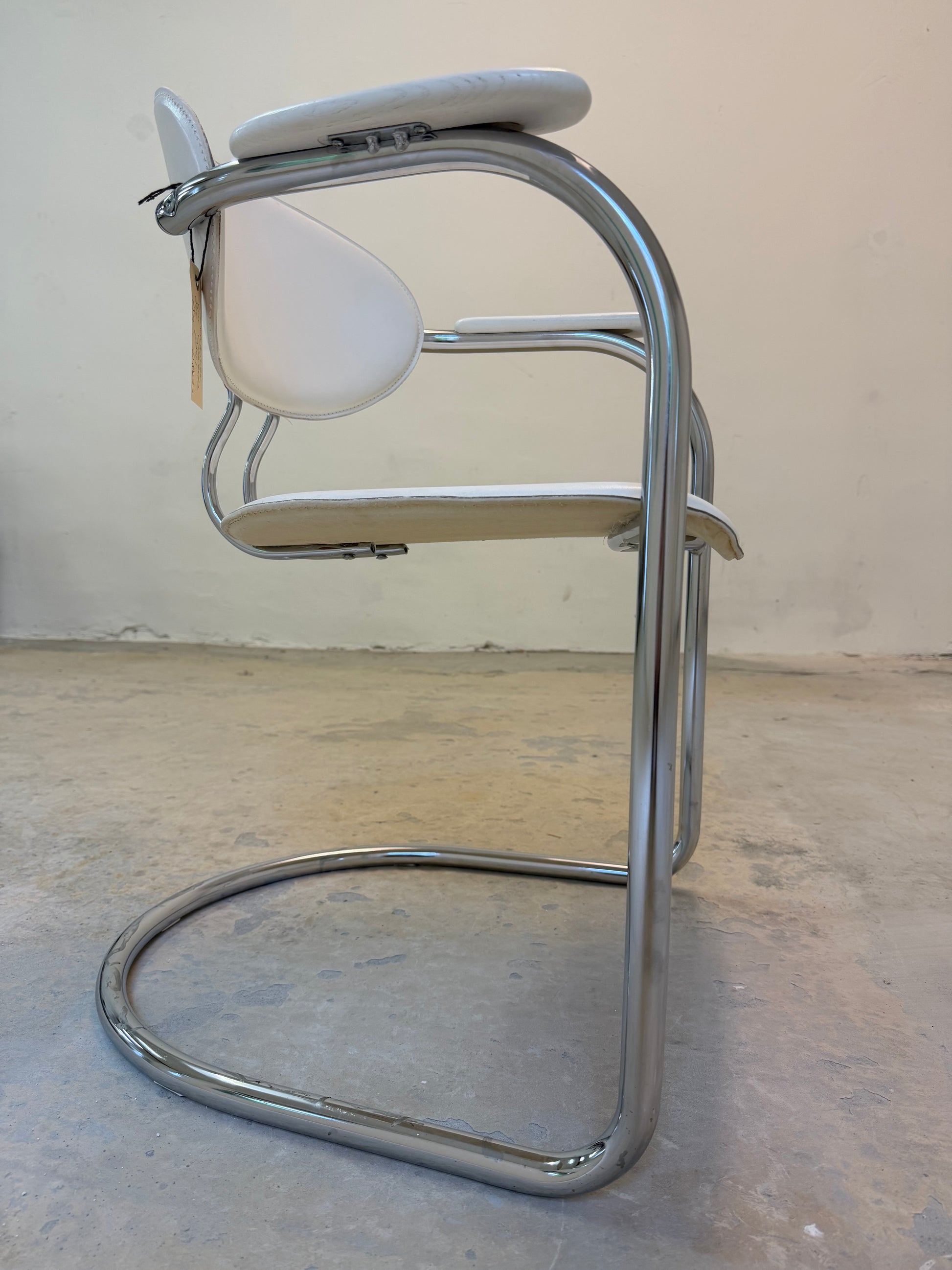 Freischwinger weiß Chrom von Effezeta