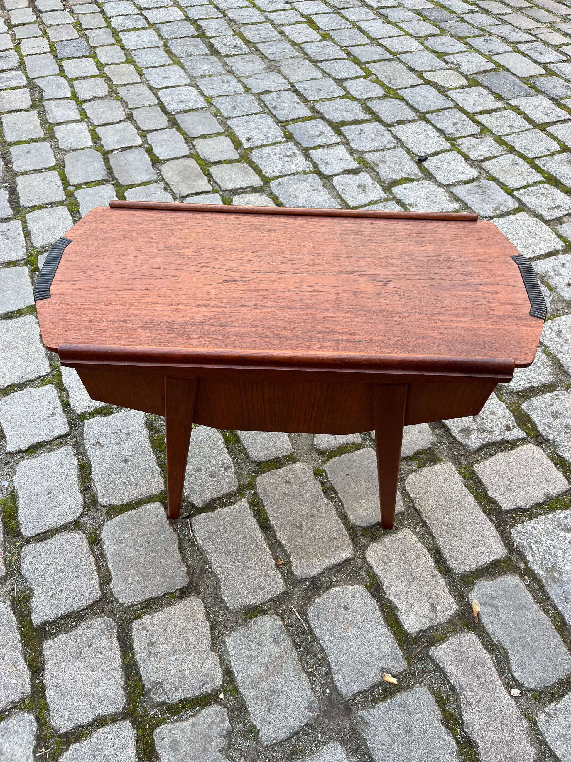 Beistelltisch / Nähkasten Teak aus Dänemark