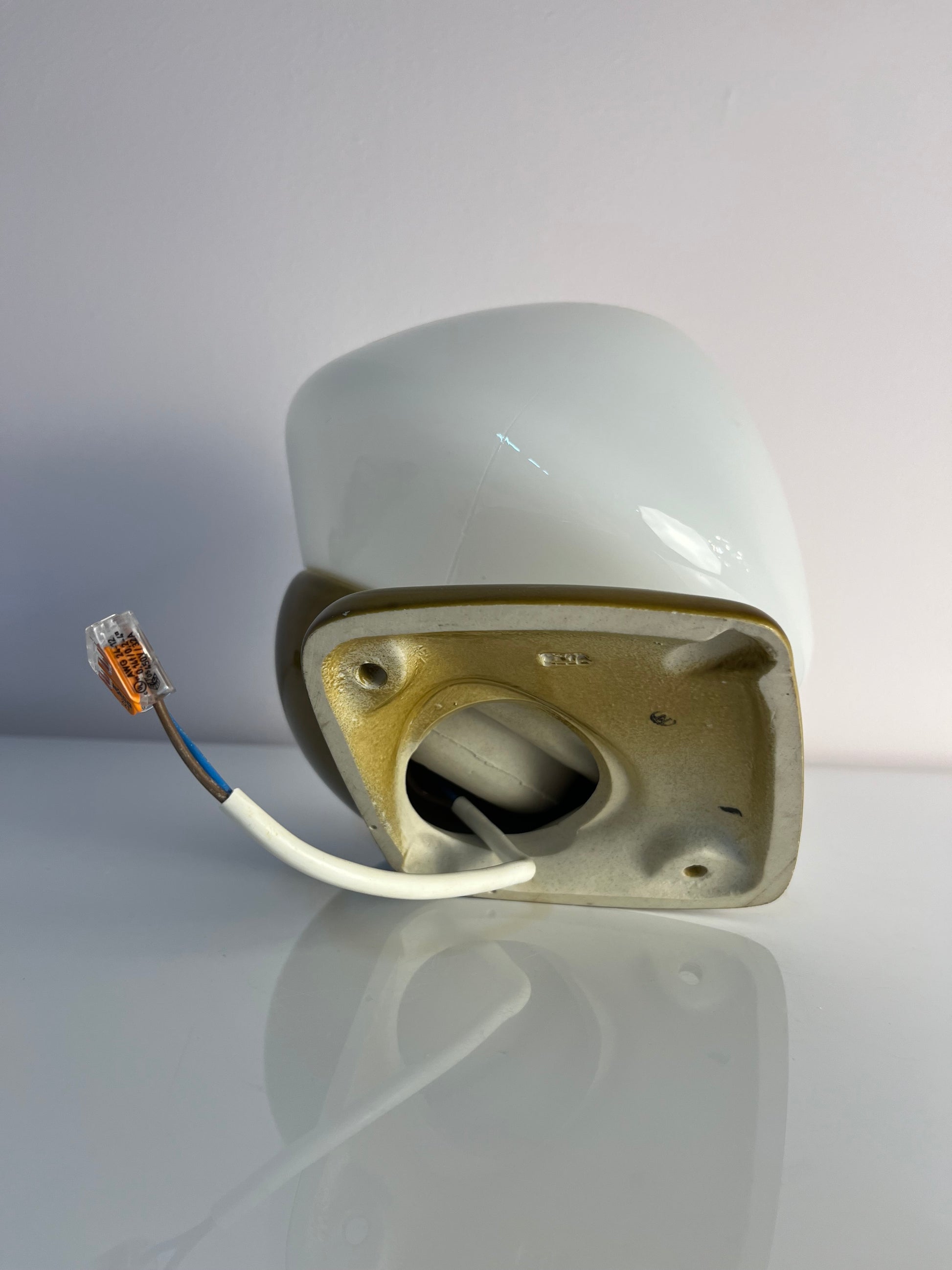 Wandlampe Modell 6030 oliv von Sigvard Bernadotte für Ifö