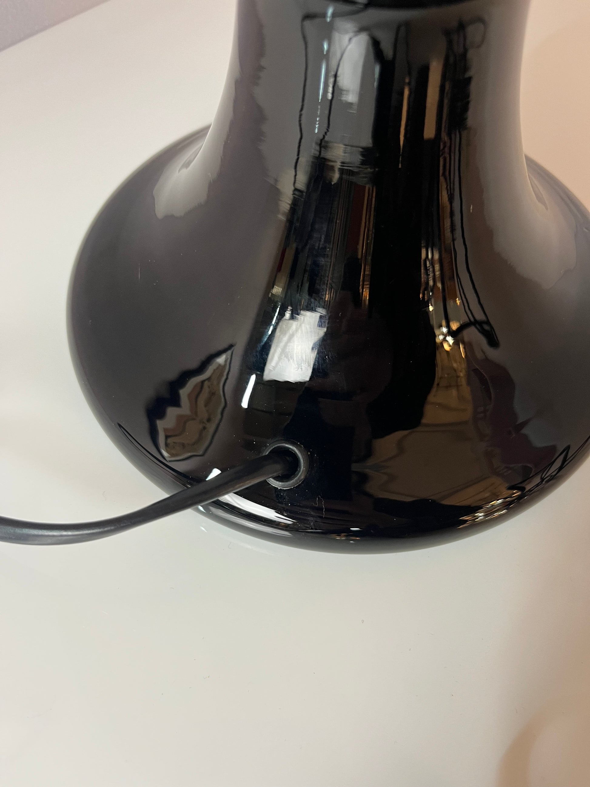 Tischlampe Backgammon Opal schwarz von Holmegaard