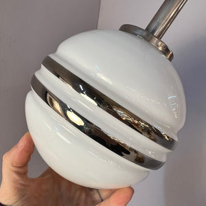 Kleine Kugellampe weiß silber Glas
