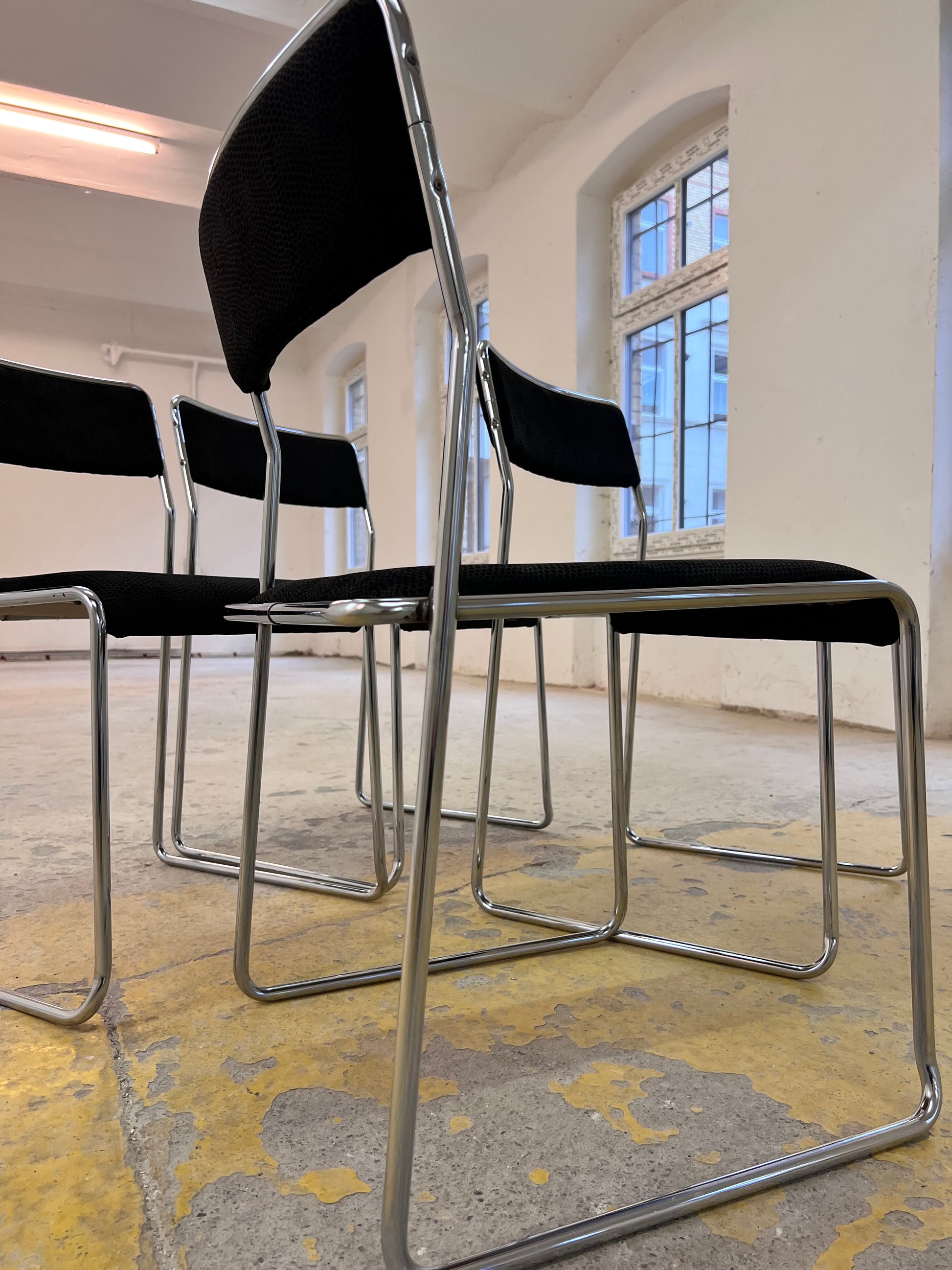 Set: 4x TACKE Polsterstuhl schwarz Chrom