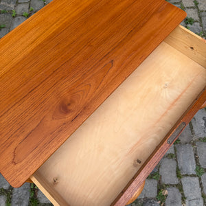Kommode Teak mit Muschelgriffen aus Dänemark