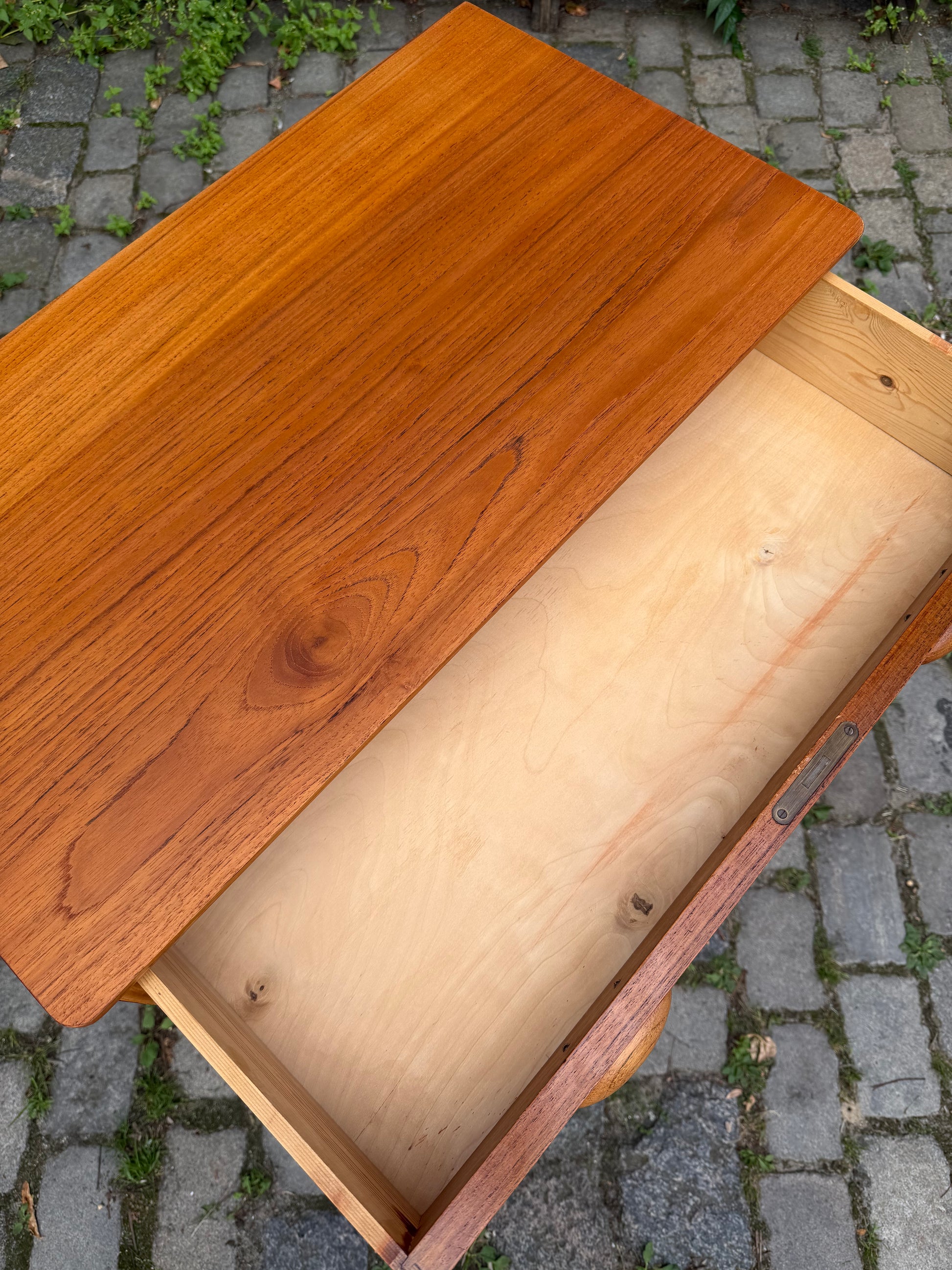 Kommode Teak mit Muschelgriffen aus Dänemark