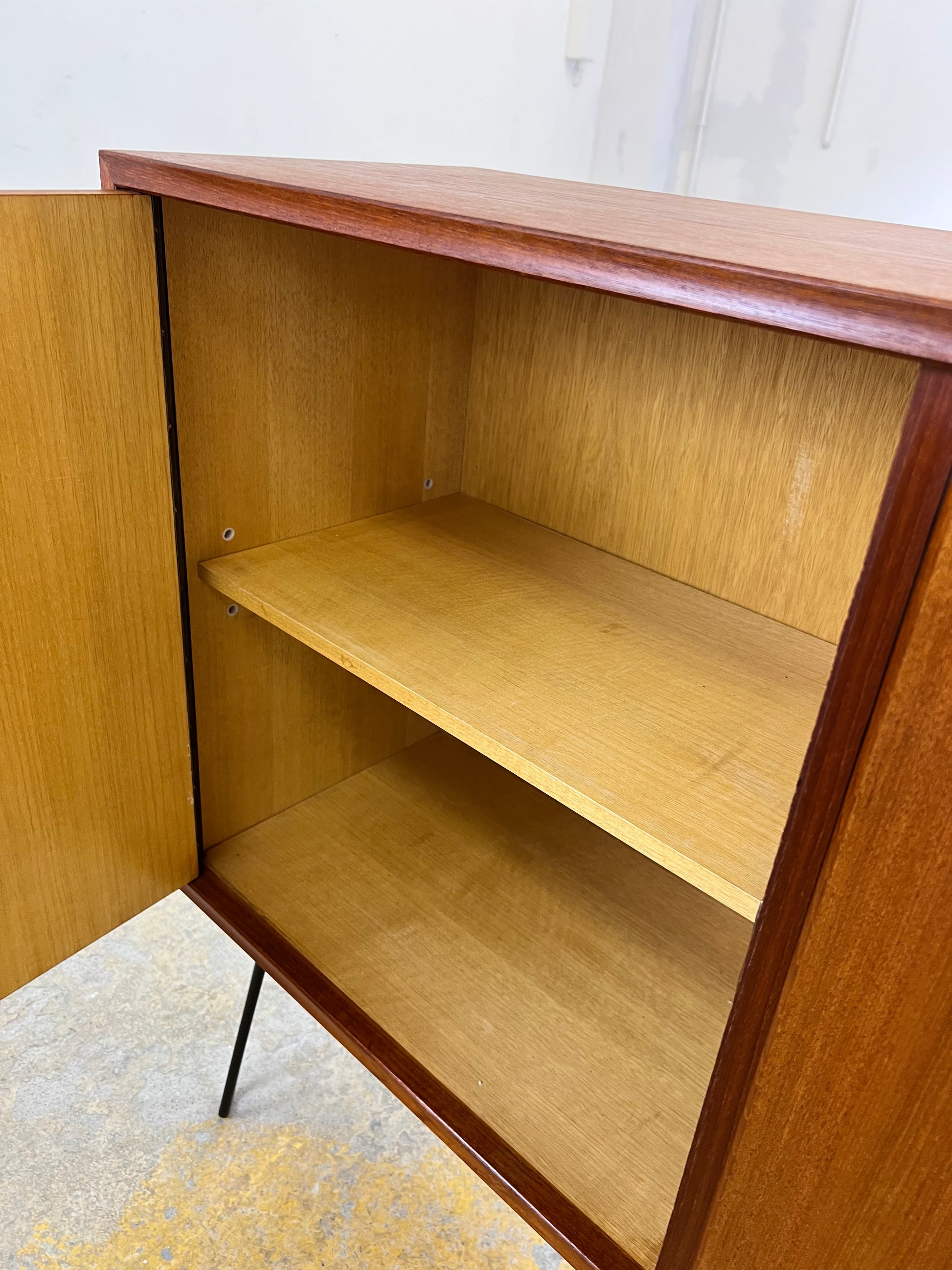 Sideboard Teak auf Hairpinlegs von rt Möbel