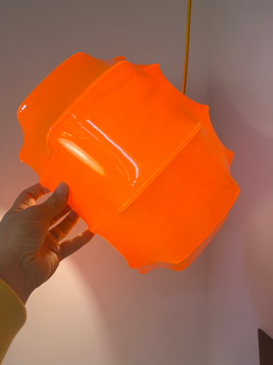 Hängelampe orange mit gelbem Kabel von Ilka Plast