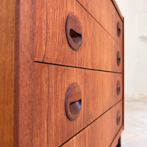 Kommode Teak mit runden Griffmulden aus Dänemark