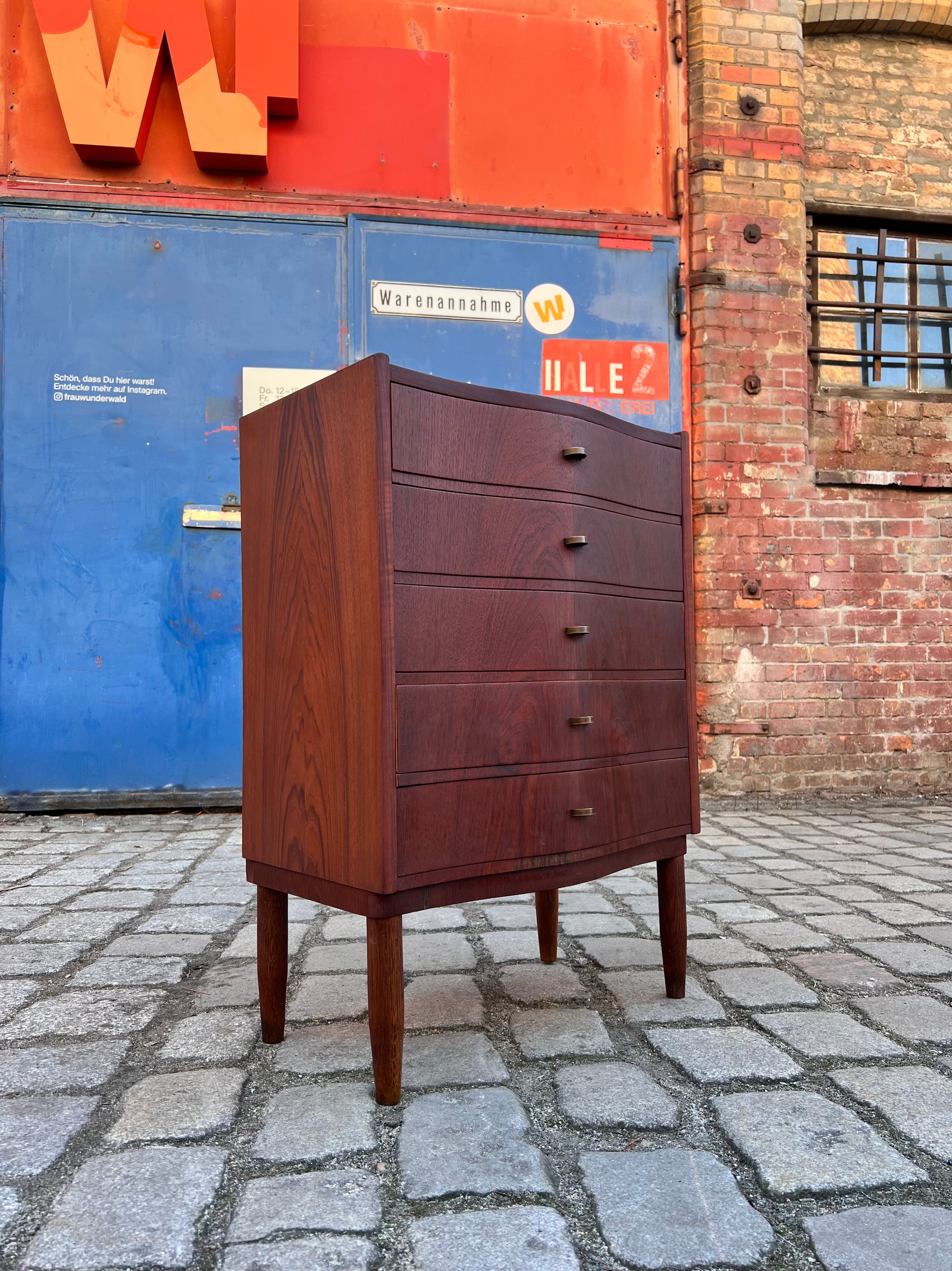 Geschwungene Kommode Teak aus Dänemark