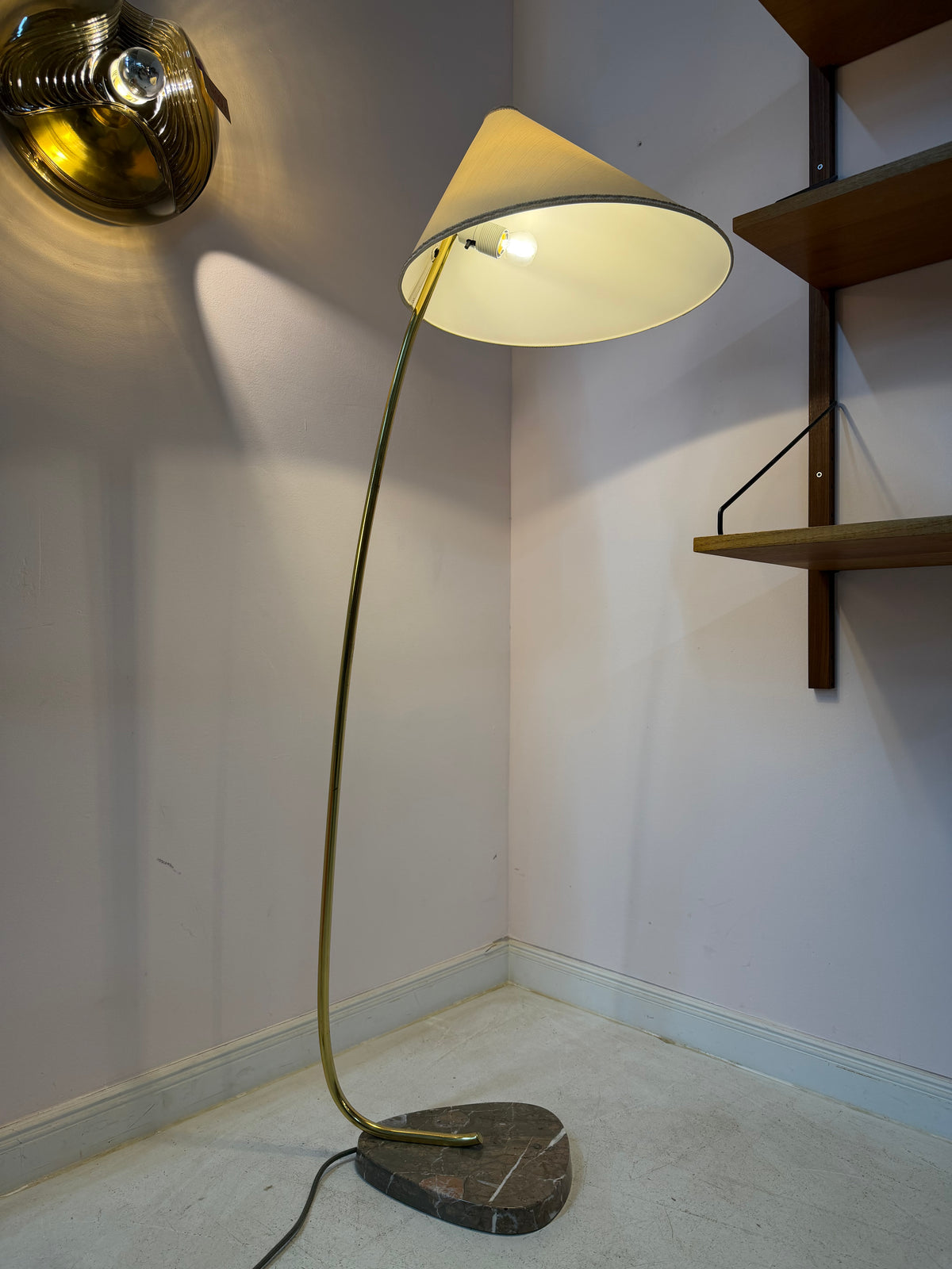 Stehlampe mit Marmorfuß & original Schirm von Rupert Nikoll