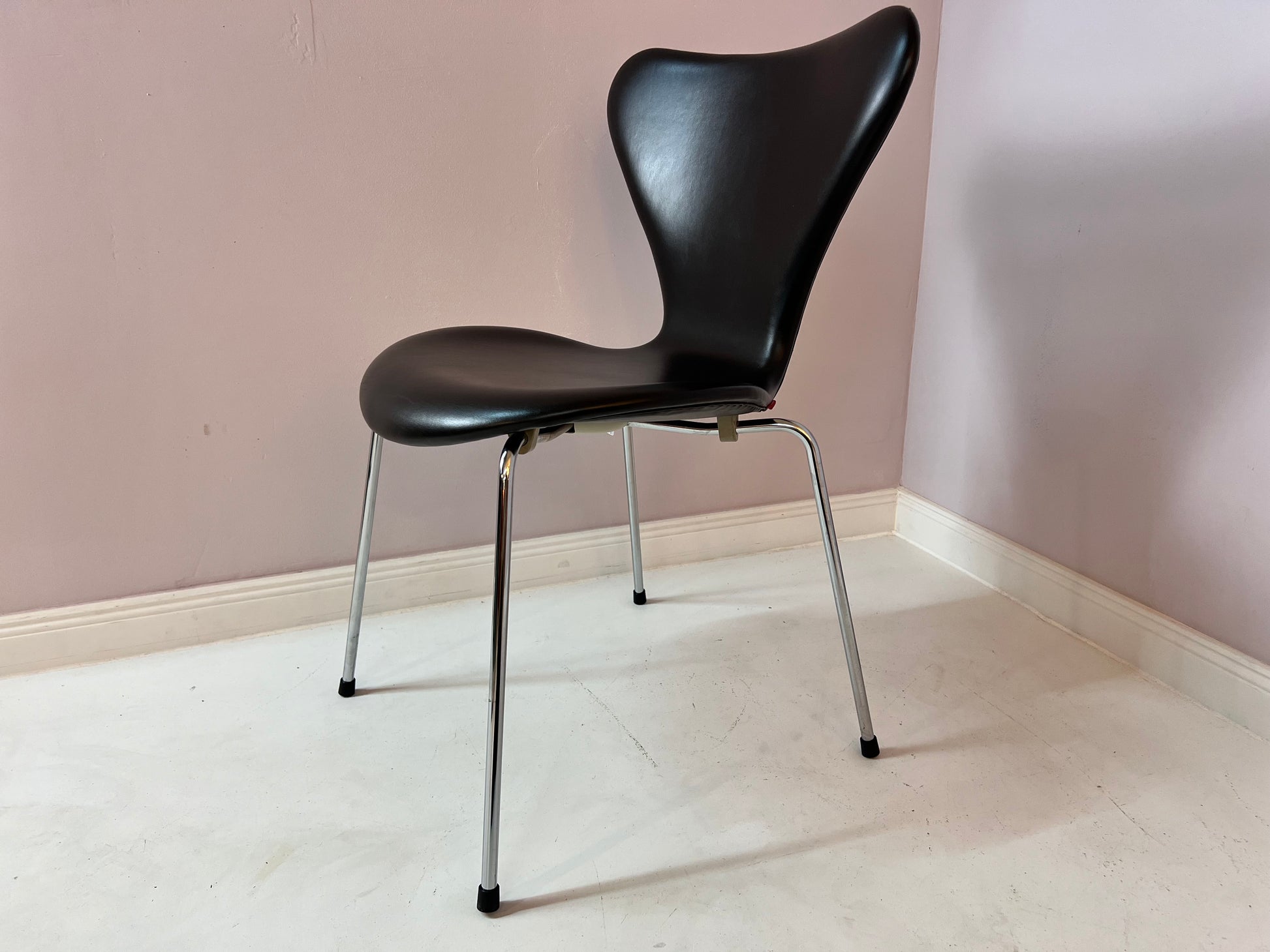 Polsterstuhl Serie 7 dunkelbraun Echtleder von Arne Jacobsen für Fritz Hansen