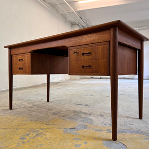Schreibtisch Teak von „Kvalitet, Form & Funktion“ Dänemark