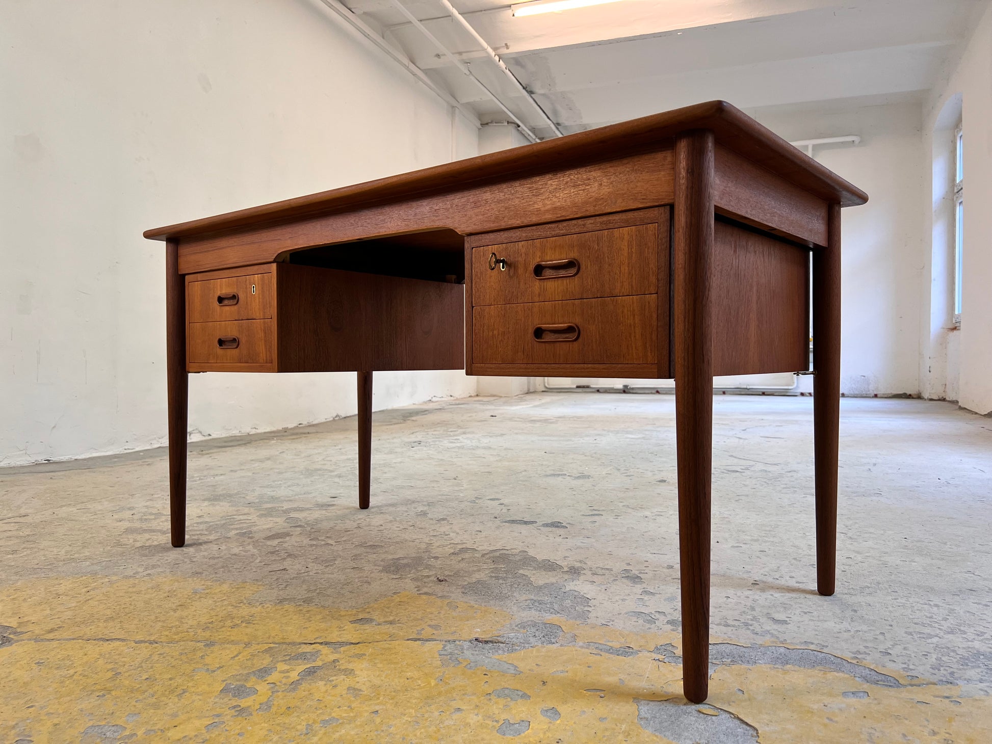 Schreibtisch Teak von „Kvalitet, Form & Funktion“ Dänemark