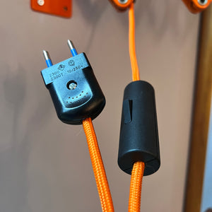 Wandlampe orange von Hustadt Scherenlampe