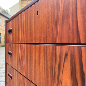 Flache Kommode Teak aus Dänemark