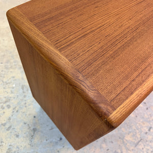 Sideboard Vitrine Teak mit Chromfüßen von Dyrlund
