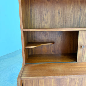Bücherregal Teak mit Schiebetüren aus Dänemark