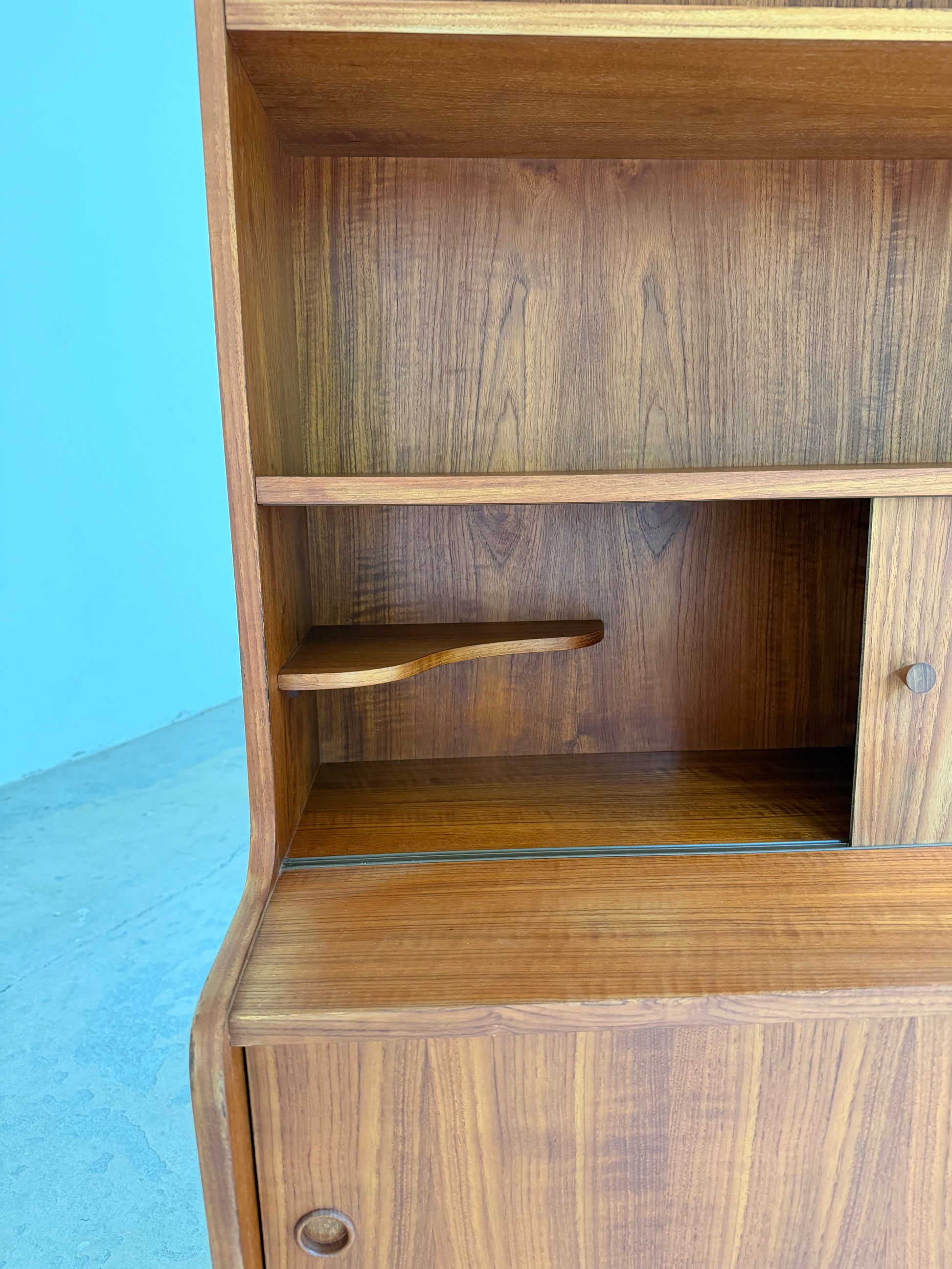 Bücherregal Teak mit Schiebetüren aus Dänemark