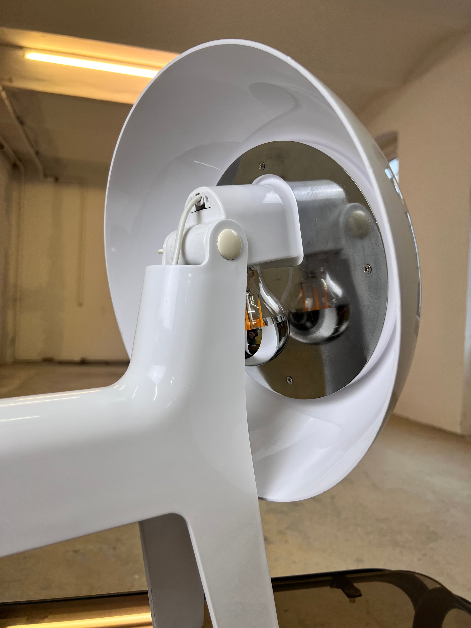 „Doglamp“ Propaganda D-dOG Lampe