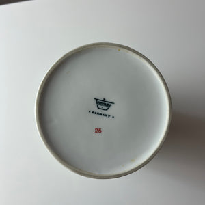 Vase Medaillon weiß Porzellan von Hans Theo Baumann für Thomas