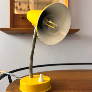 Tischlampe gelb 50er