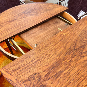 Runder Esstisch Teak mit Butterfly Auszug