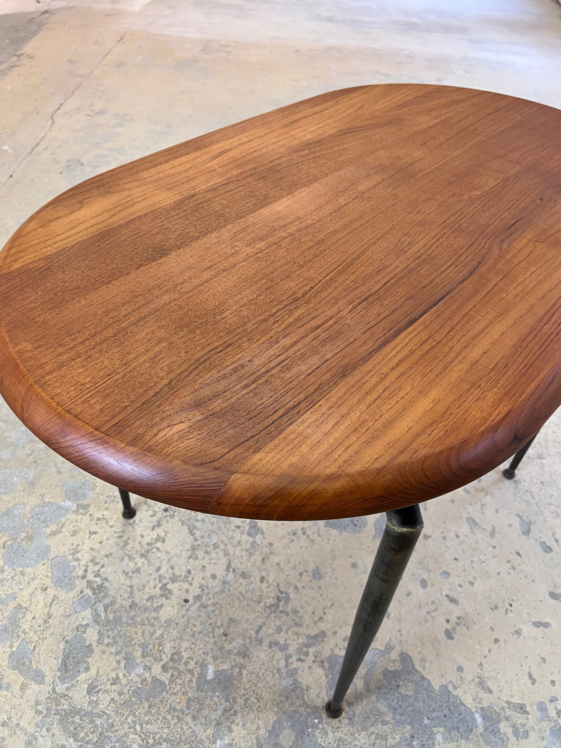 Esstisch Teak mit Metallbeinen von Niels Bach