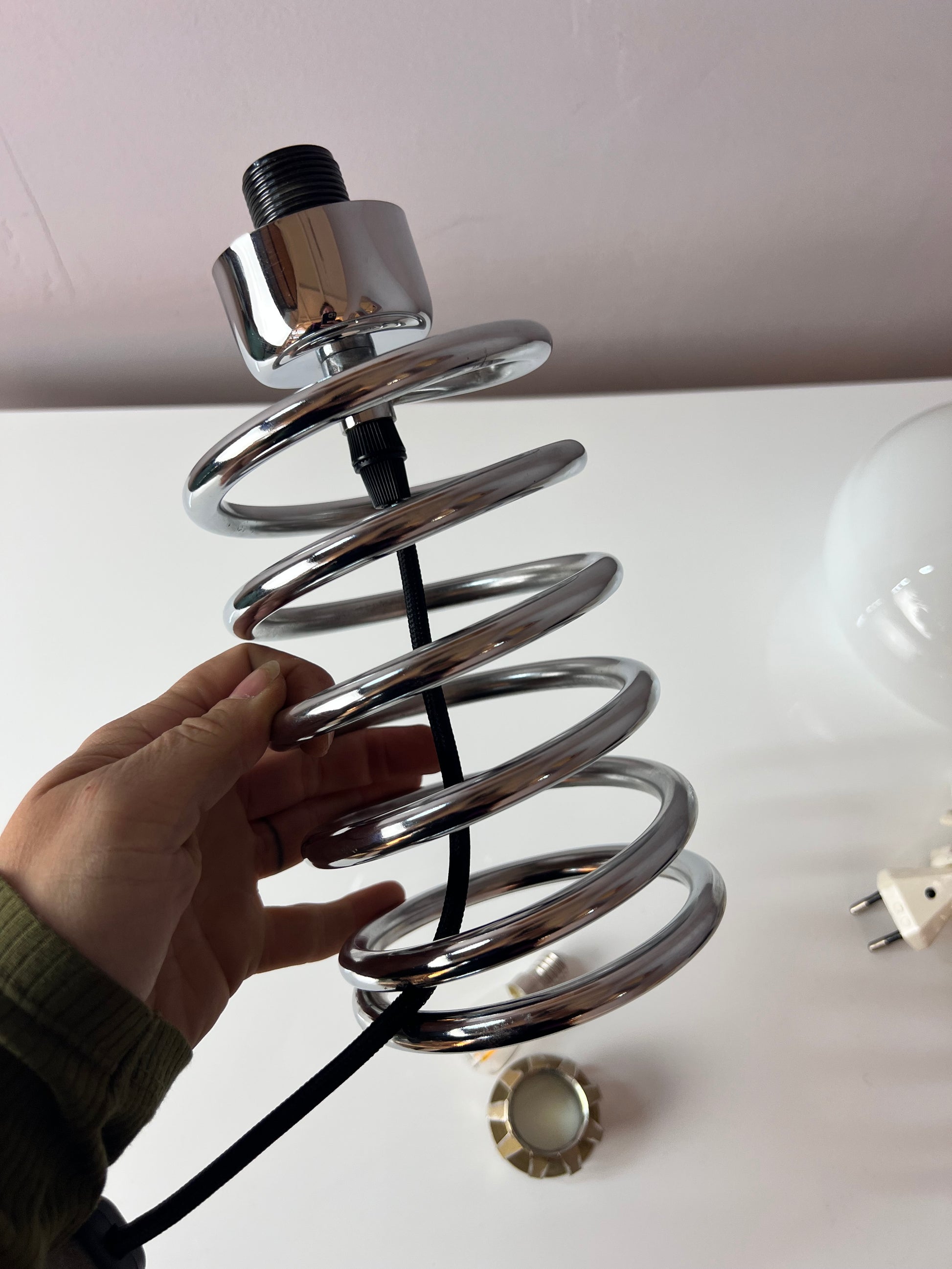 Spiral-Tischlampe Glas & Chrom Ingo Maurer für HONSEL