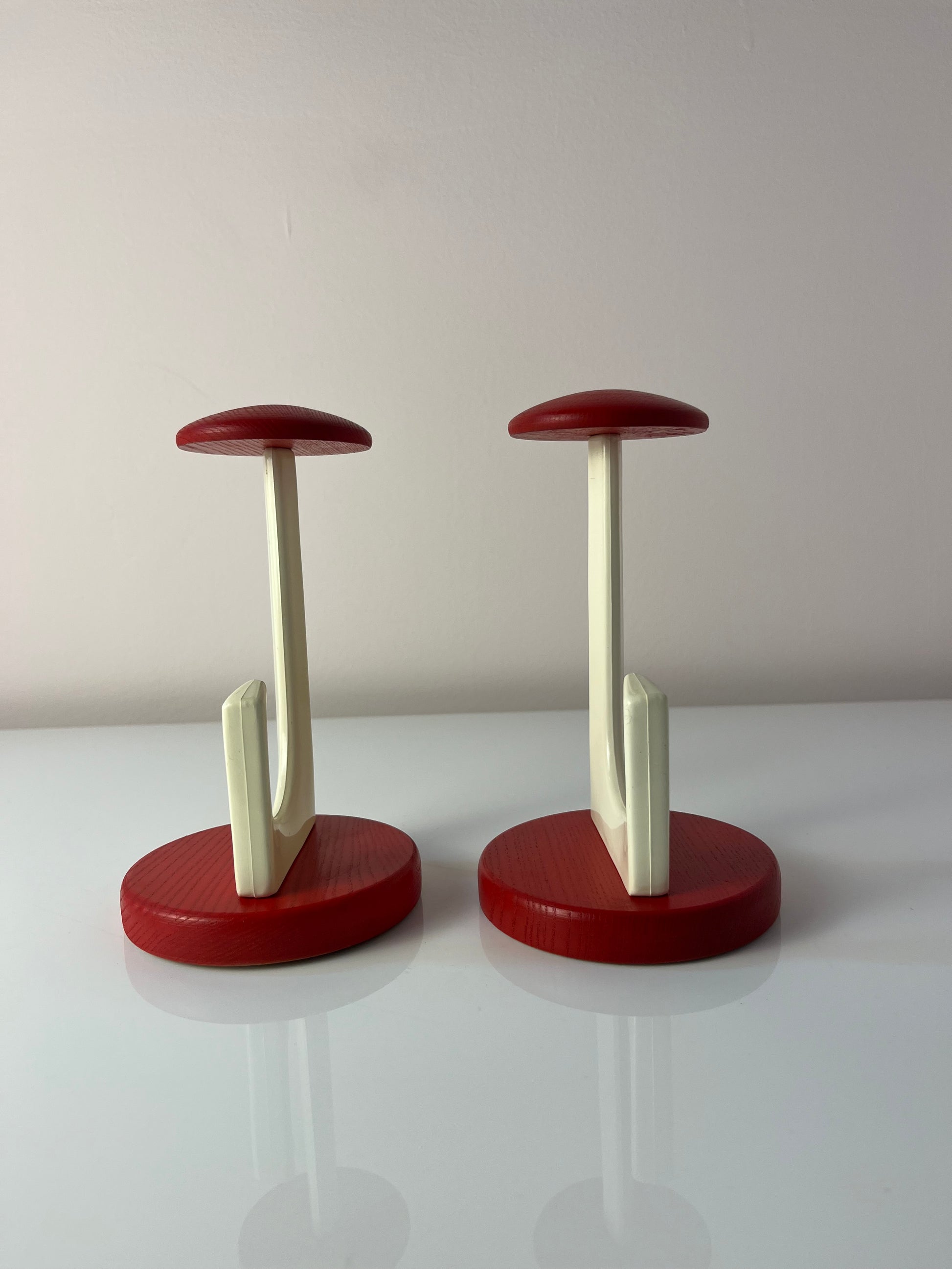 Set: 2x Wandhaken weiß rot