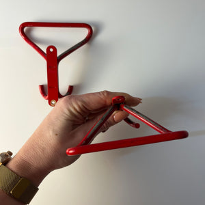 Set: 2x Wandhaken rot Metall