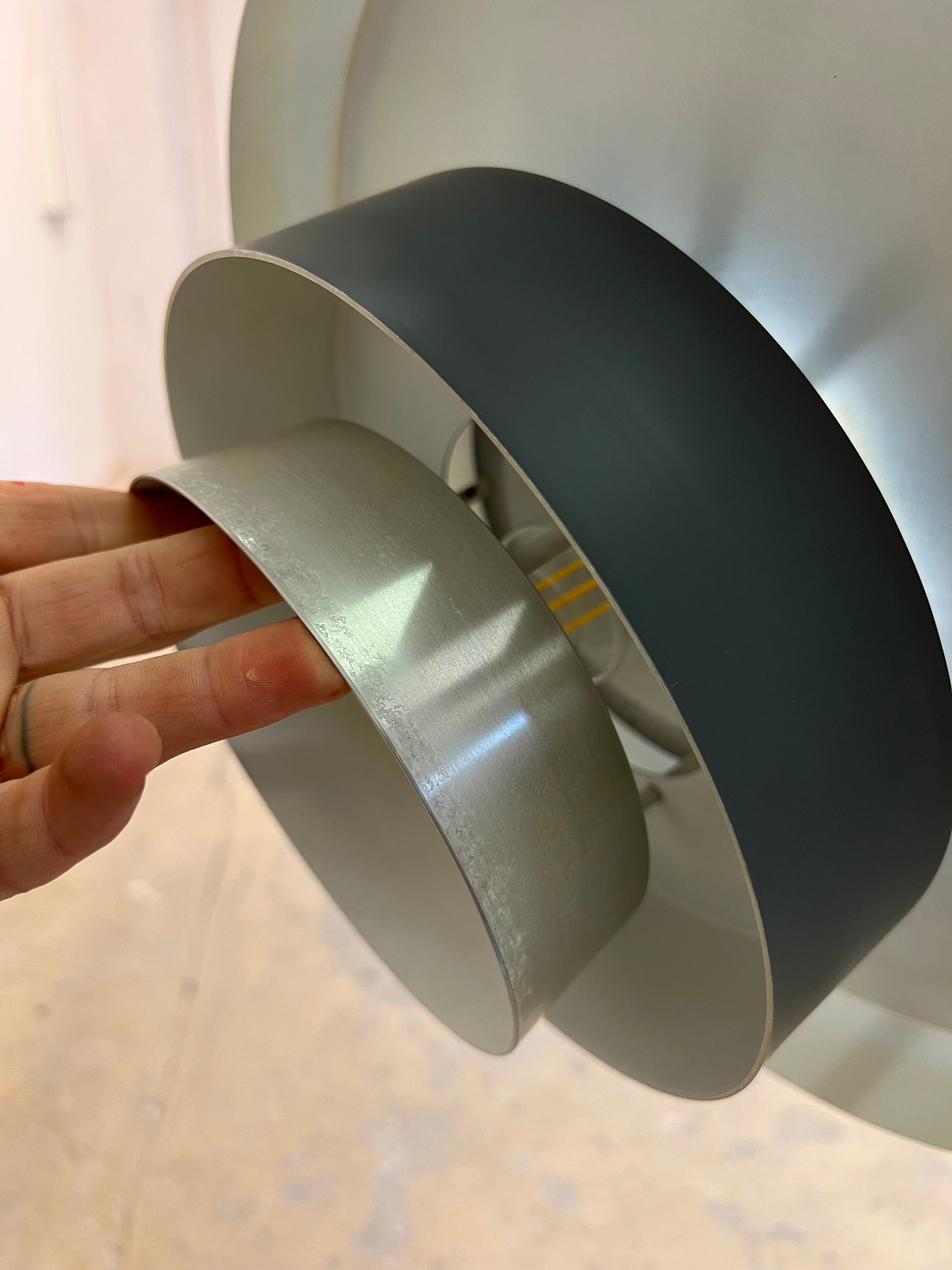 Hängelampe silber anthrazit aus Dänemark
