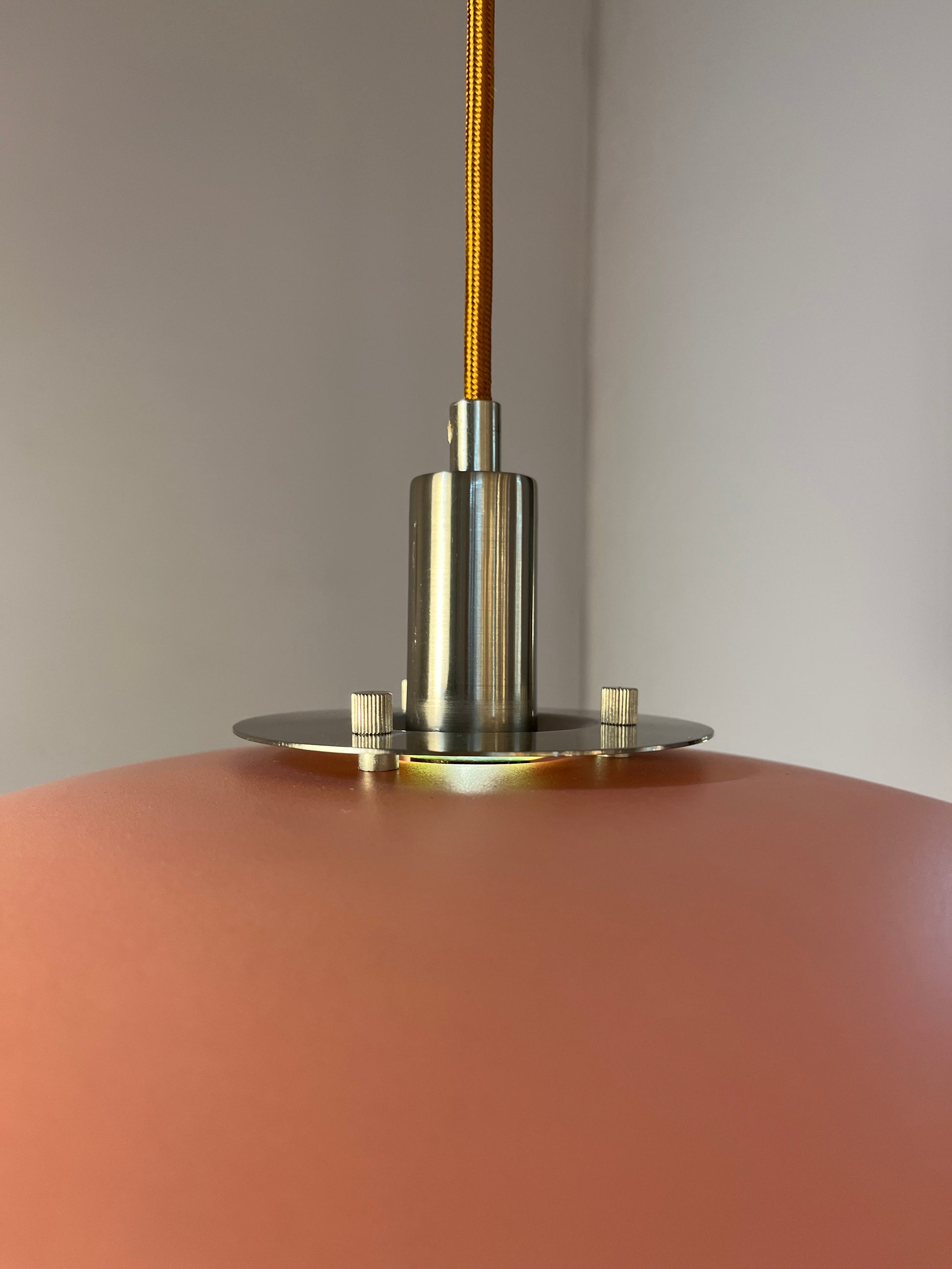 Lamellenlampe neu lackiert peach gelb mint aus Dänemark