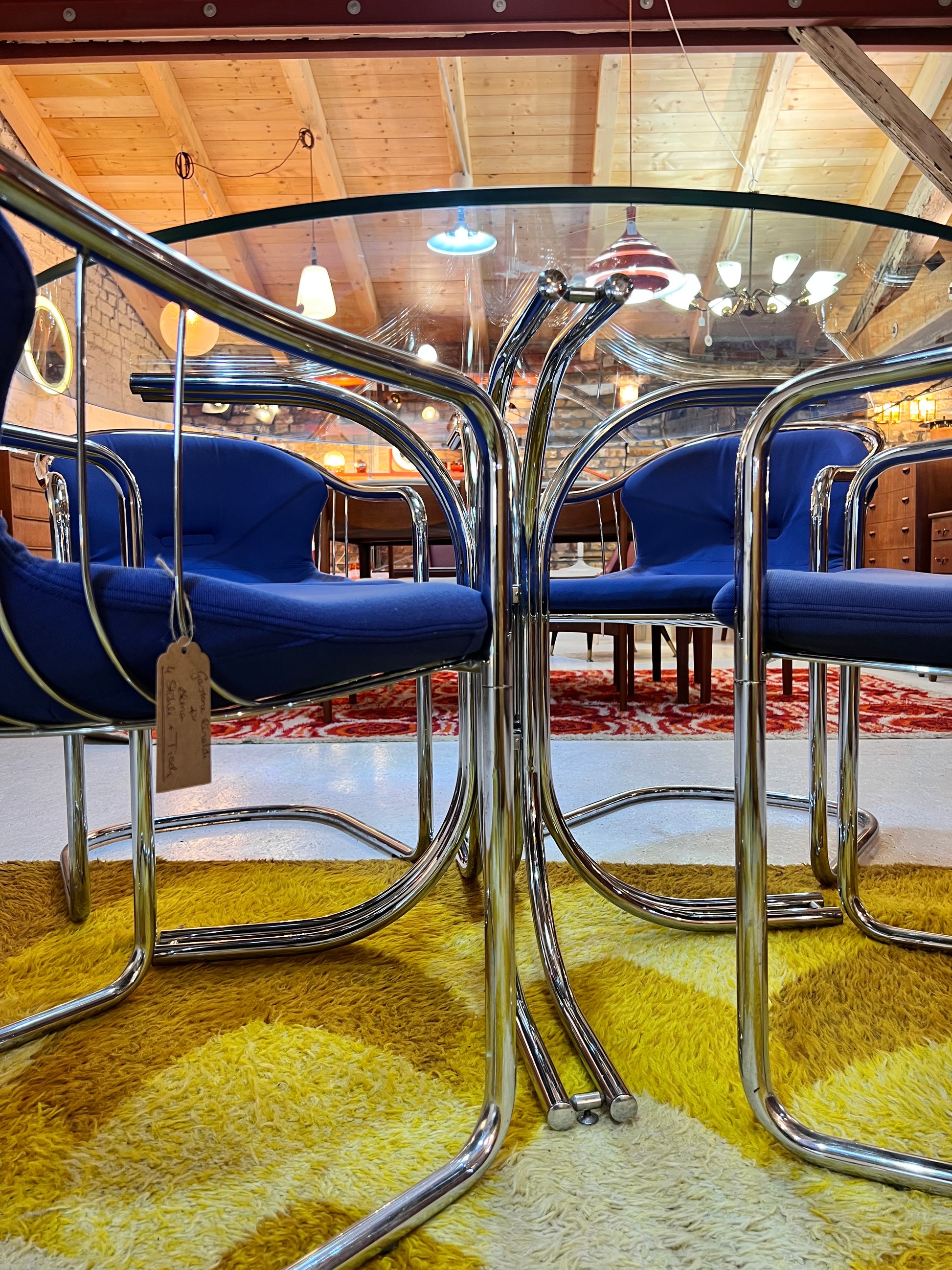 Set: 4x Freischwinger Chrom blau und runder Glastisch von Gastone Rinaldi für Alma