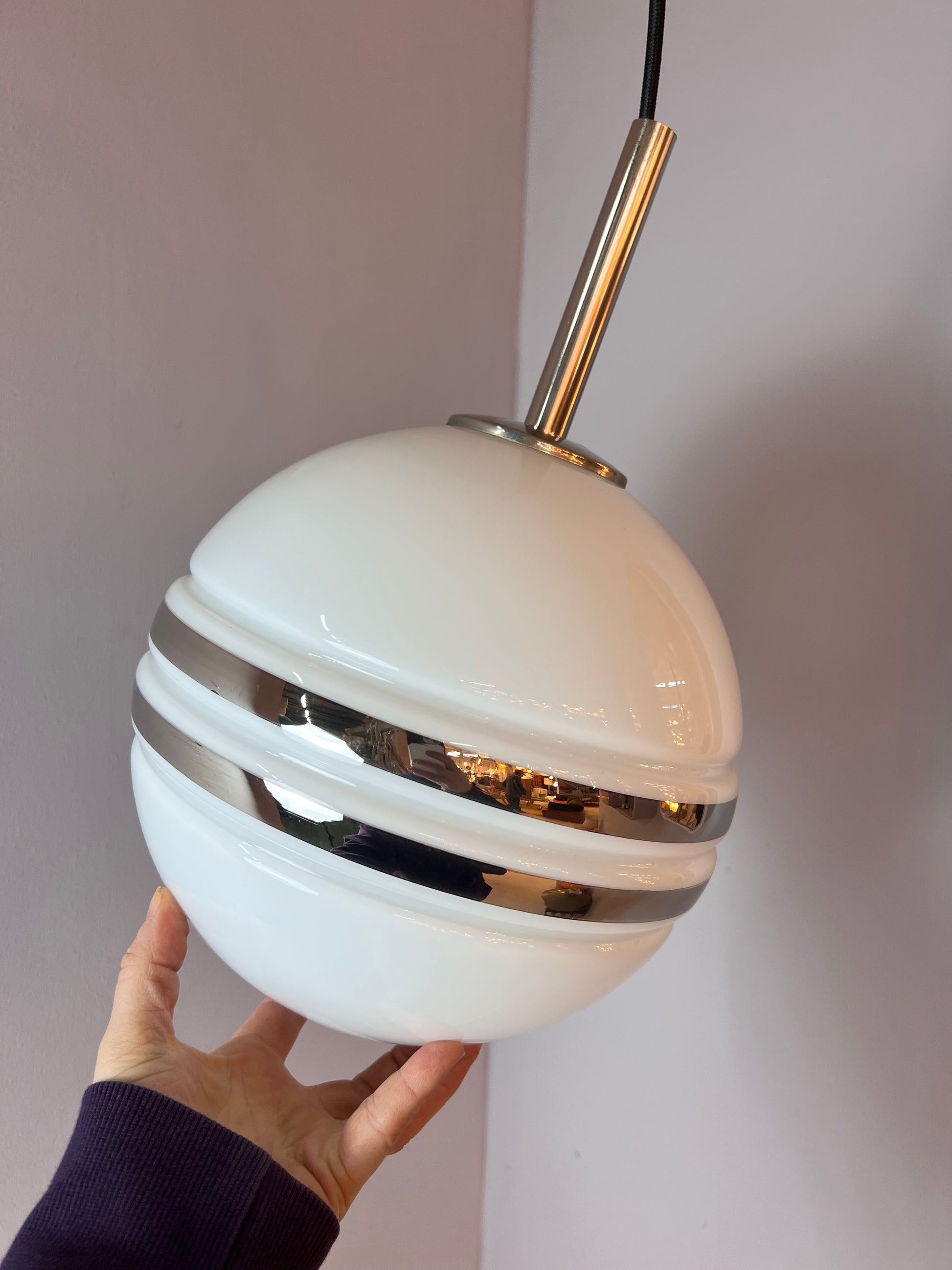 Große Kugellampe weiß silber Glas