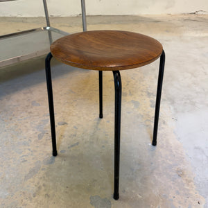 Dot Hocker schwarz Teak von Arne Jacobsen für Fritz Hansen
