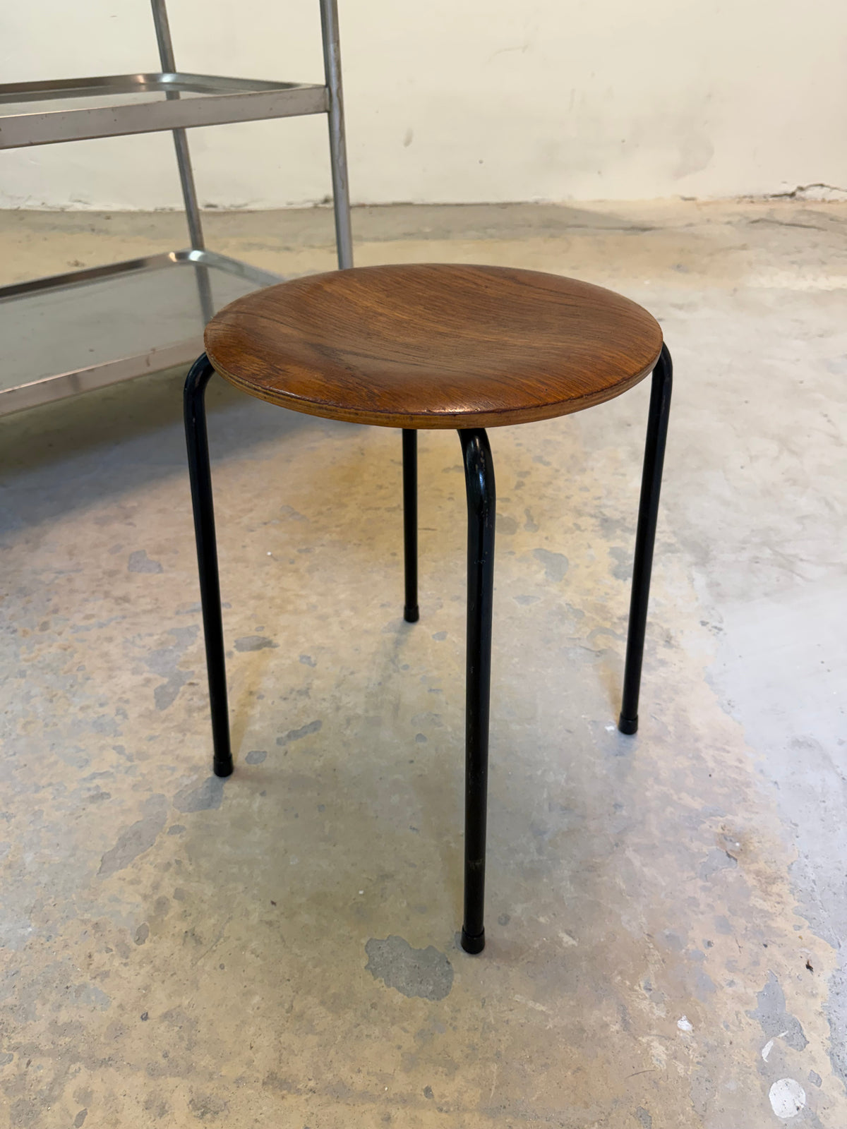 Dot Hocker schwarz Teak von Arne Jacobsen für Fritz Hansen