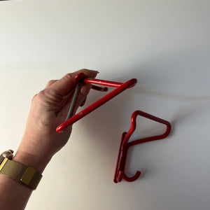 Set: 2x Wandhaken rot Metall