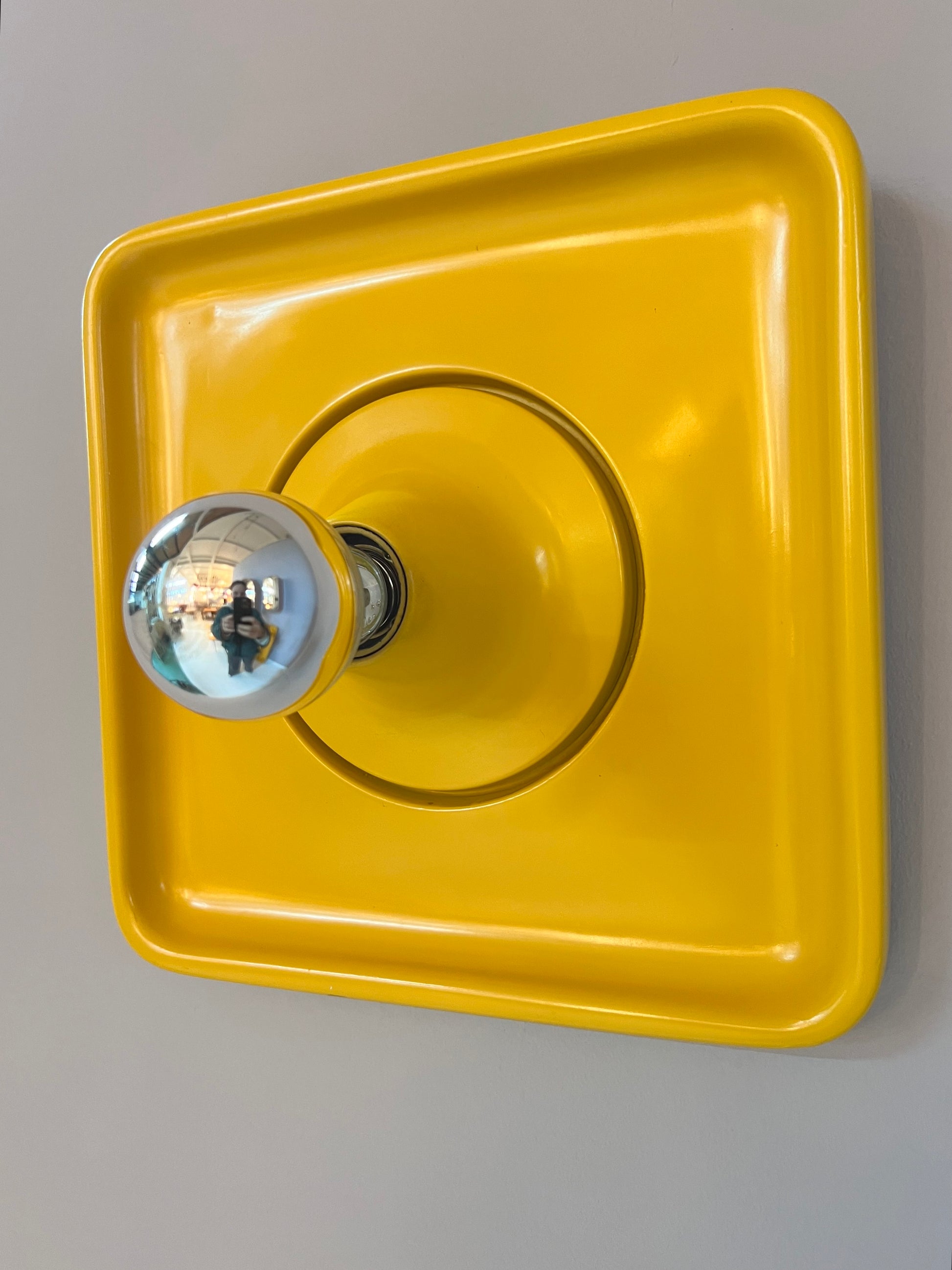Wandlampe gelb von Schönbuch