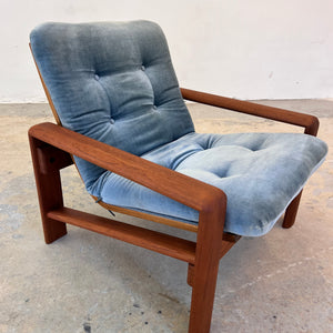 Sessel Loungechair blauer Samt und Teak