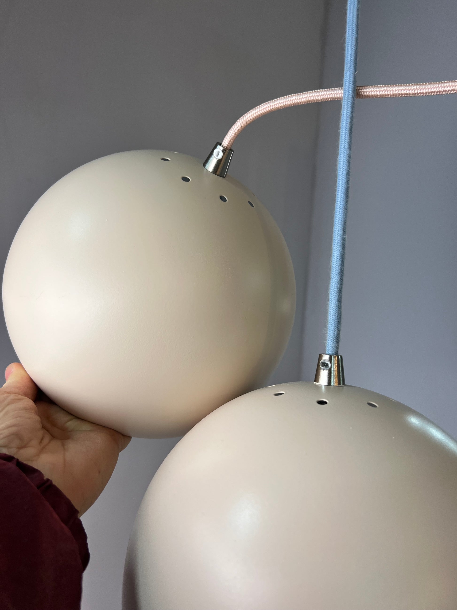Set: 2x Kugellampe neu lackiert creme
