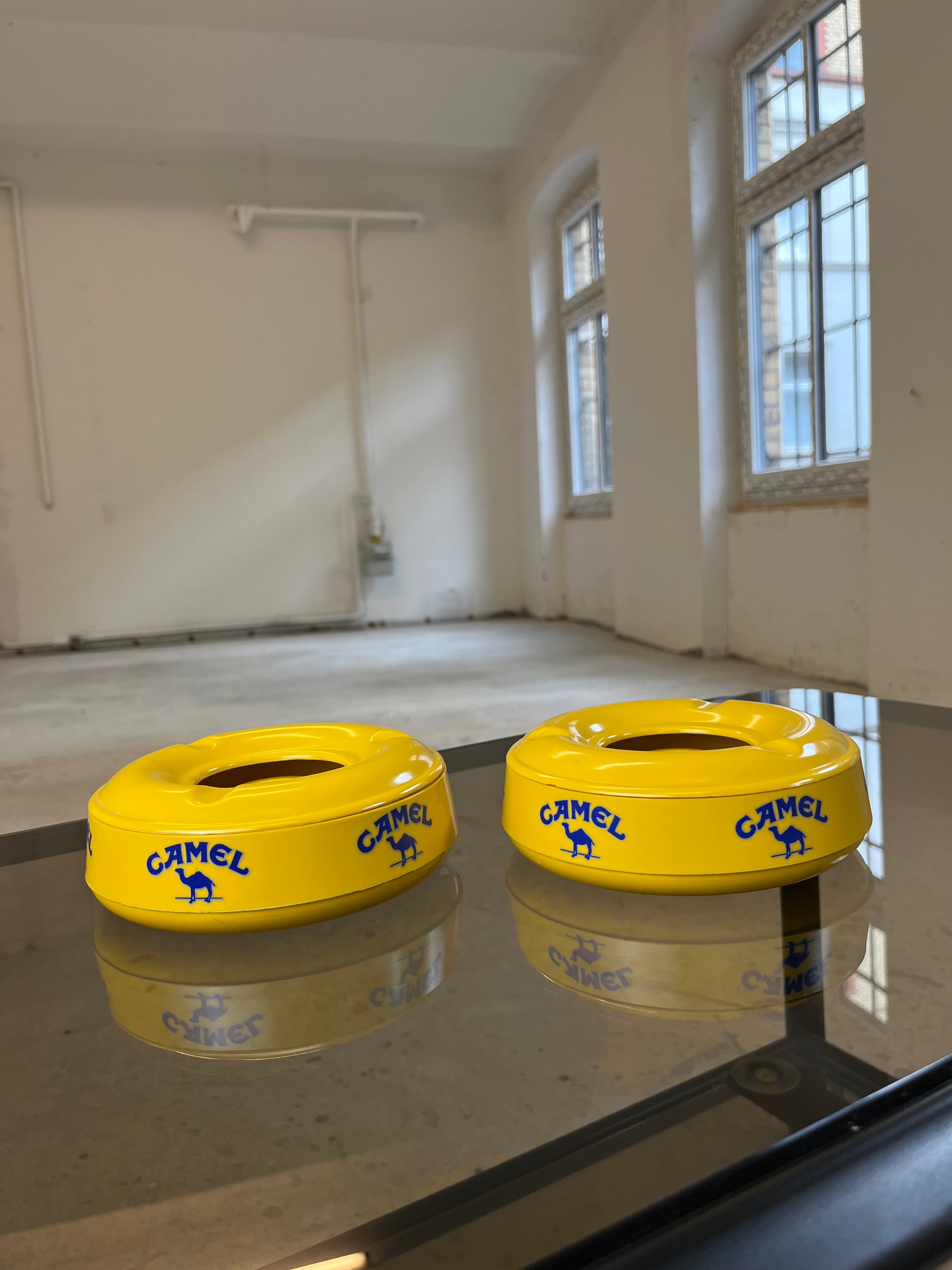 Aschenbecher Camel gelb von Mebel Italy