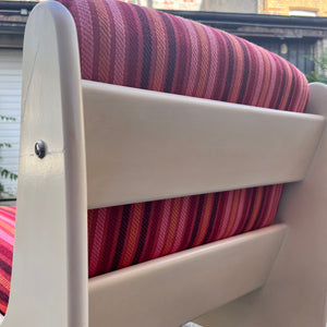 Sessel 70er pink gestreift